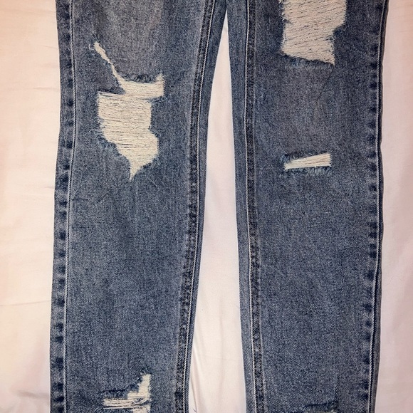 Tinseltown Mom Jeans - Picture 5 of 6